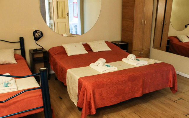 Casi Guemes Hotel