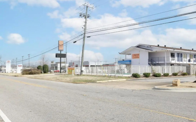 Motel 6 Montgomery