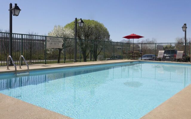 Country Inn & Suites By Carlson, Nashville, TN