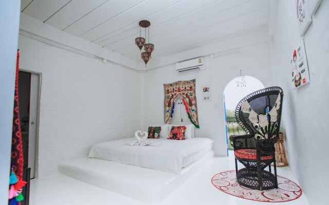 Frida Friday Boutique Hotel