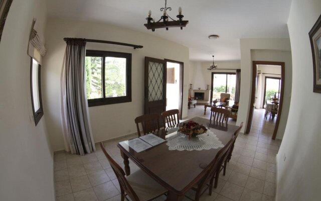Eve Pissouri Soultanina Villa