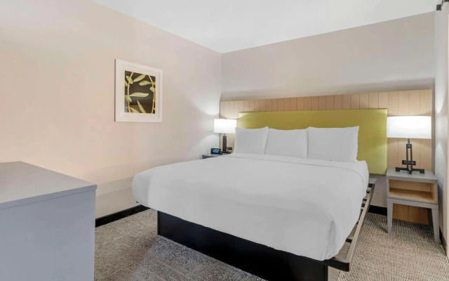 Country Inn & Suites by Radisson, Vallejo Napa Valley, CA