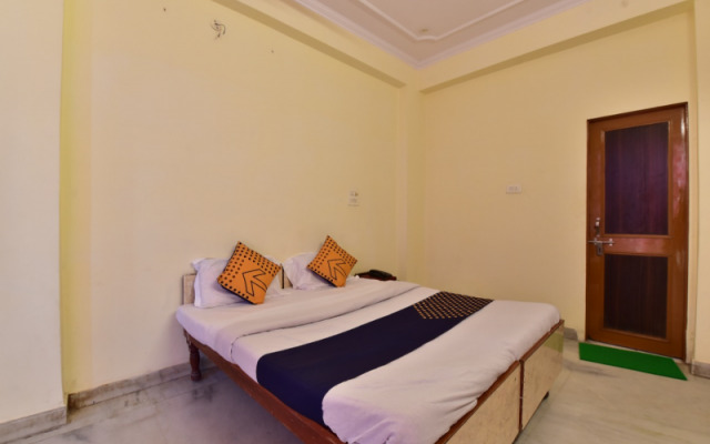 Hotel Amisha Palace