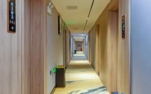 Royal Plaza Hotel