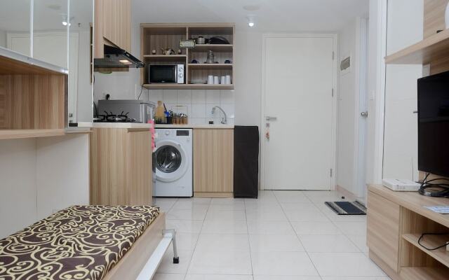 Modern 2BR Apartment @ Springlake Summarecon