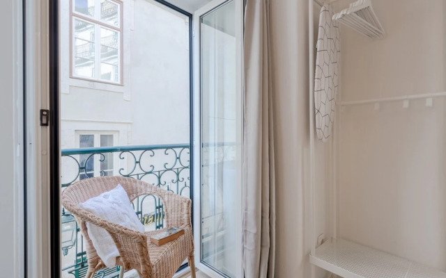 Sunny Bairro Alto / Chiado Apartment, By TimeCooler