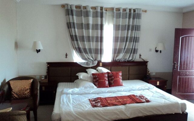 Grand Favor Hotel