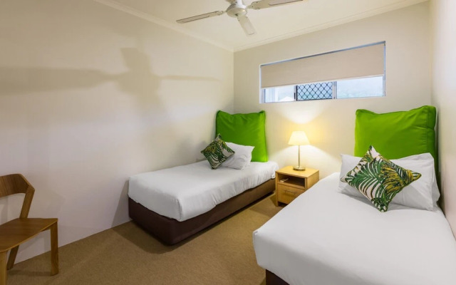 Coral Coast Apartments Palm Cove AVC
