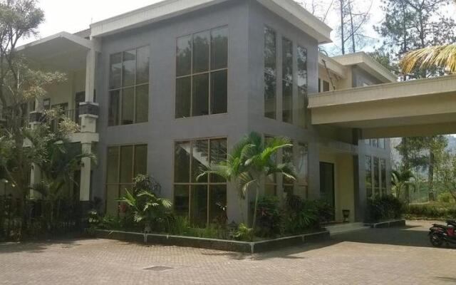 Taman Wisata Selorejo and Resort