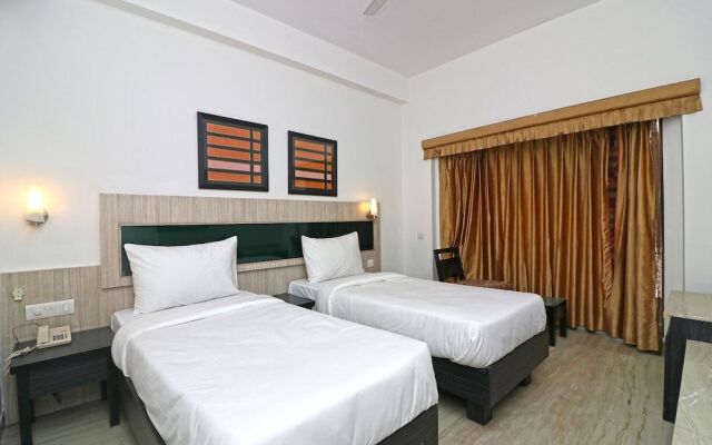 SilverKey Executive Stays 19389 Divine Inn Rajouri Garden