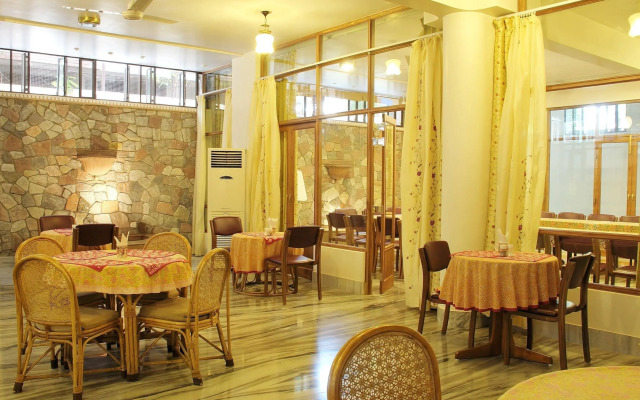 Om Niwas Suite Hotel