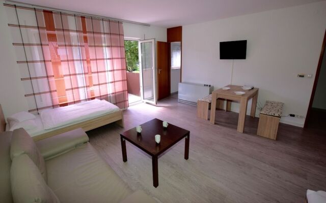 AB Apartment 14