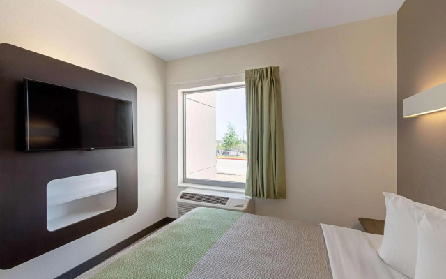 Motel 6 Austin, TX - Airport