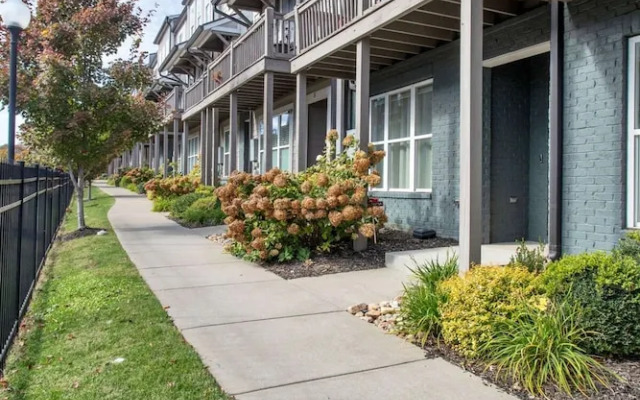 Near Gulch 12 South Book Luxury Now