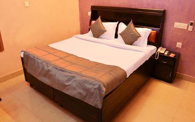 OYO 5809 Empire Inn