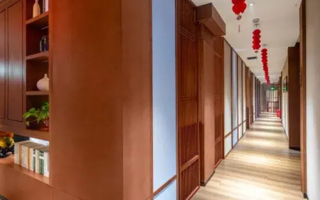 Le Tian Holiday Hotel