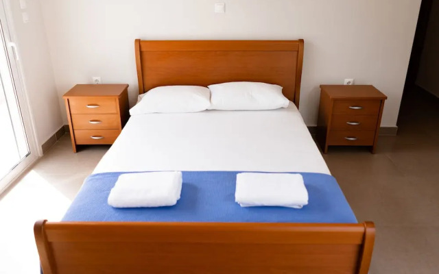 Thanasis Place Hostel