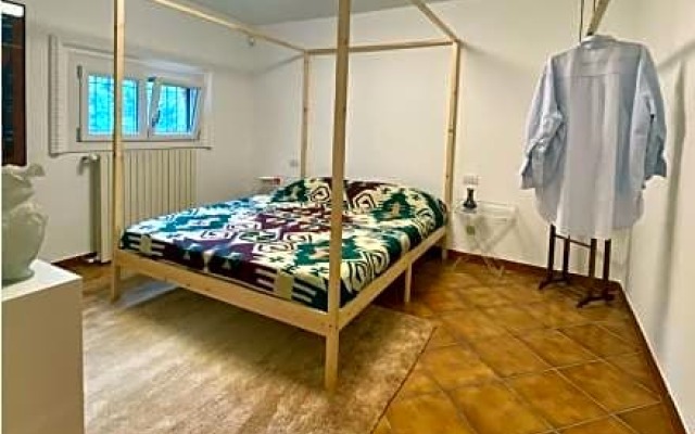 La casetta dalla porta rossa