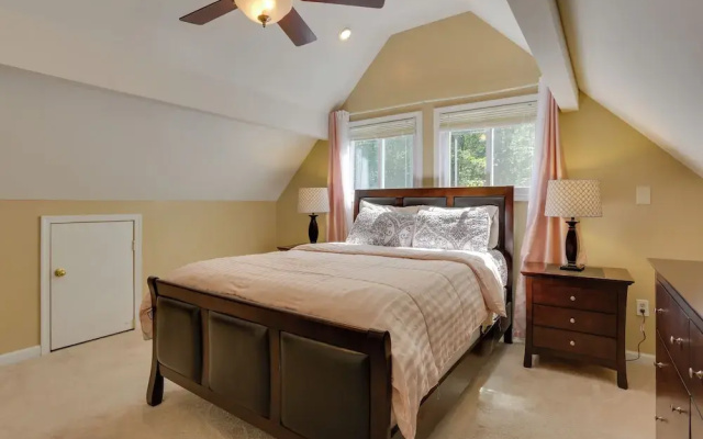 Pools, Hot Tub & More: Bushkill Mountain Getaway!