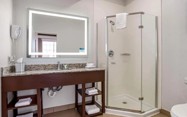 Comfort Suites Hattiesburg near University