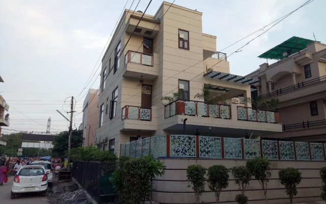 The Destiny Inn by OYO Rooms