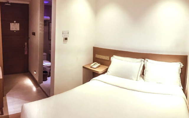 Heef Hotel Pasar Baru Powered by Archipelago