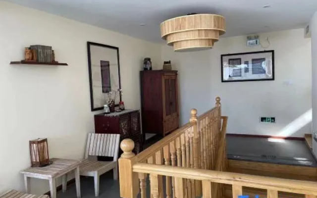 Deyishe Lake View Inn