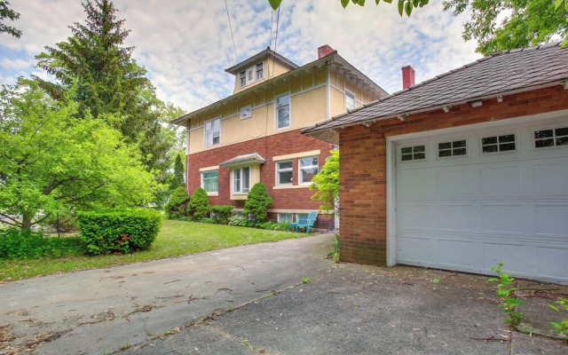 Historic Cadillac Home: Walk to Lake & Downtown!