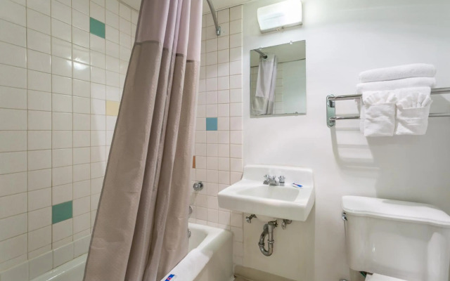 Motel 6 Butte, MT - Historic City Center