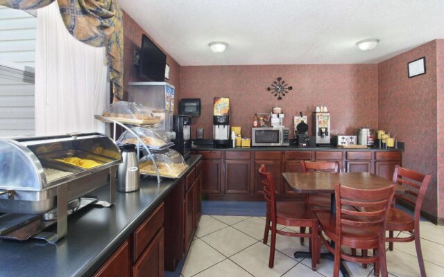 Red Roof Inn Darien - I-95/ North Brunswick