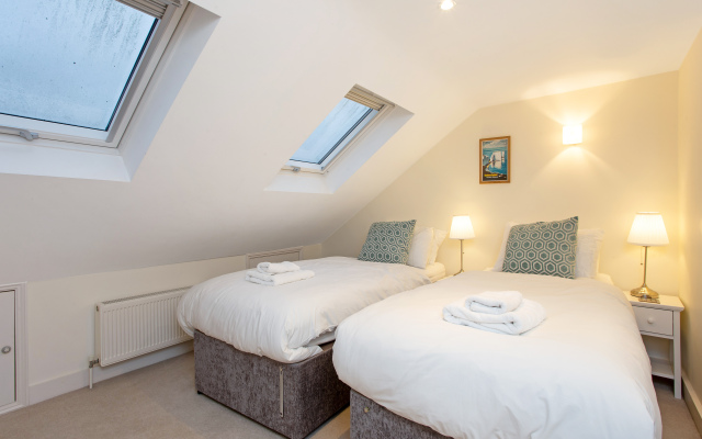 Perfect for family stays, ideal for walk to shops & restaurants