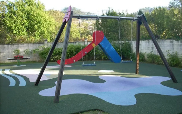 Mar azul en puerto azul