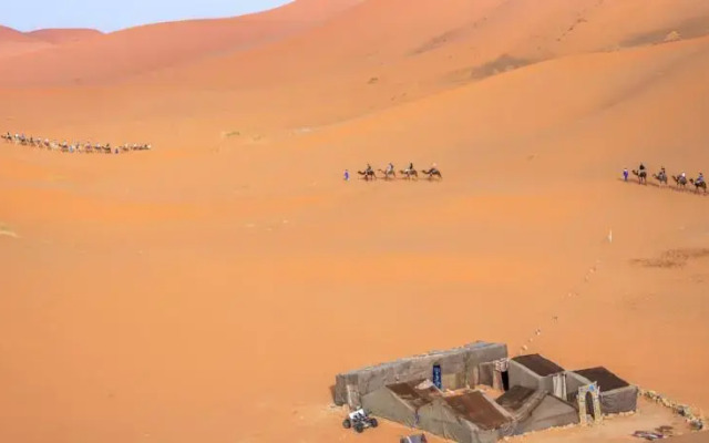 Nirvana Camel Treck