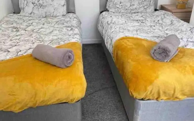 2 Bed House Near Anfield Stadium