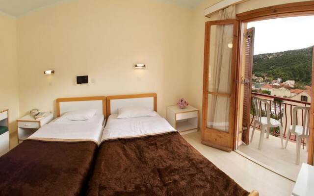 Moustakis Hotel