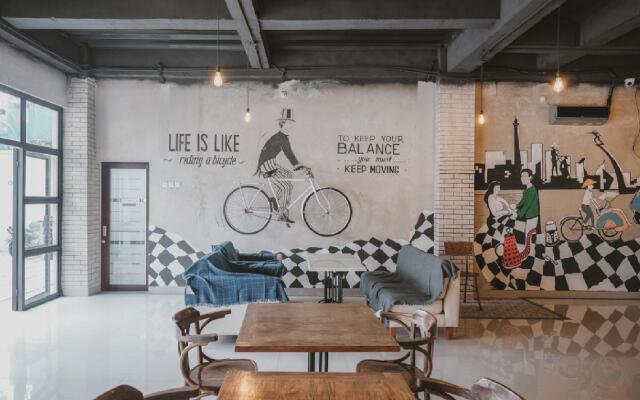 RedDoorz near Plaza Atrium Senen