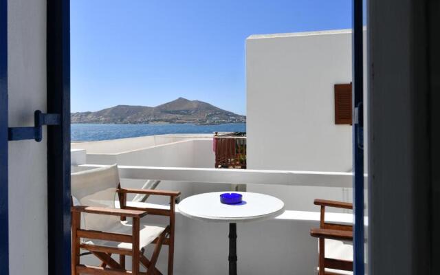 White Rooms Paros
