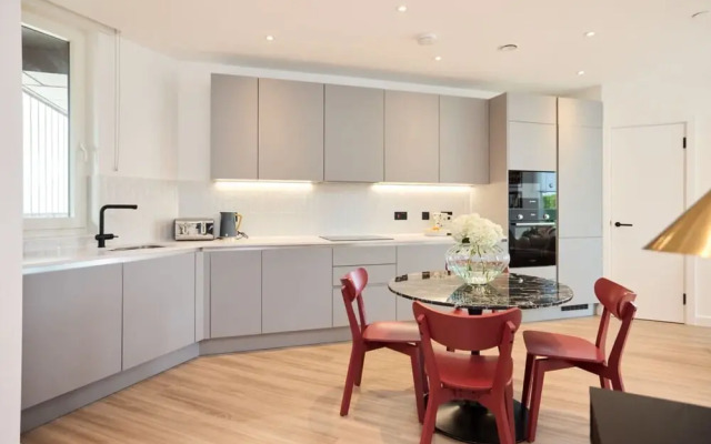 The Tottenham Wonder - Pleasing 2bdr Flat With Balcony