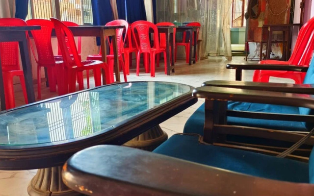 Shri Ayodhya Dham Hotel And Restaurant