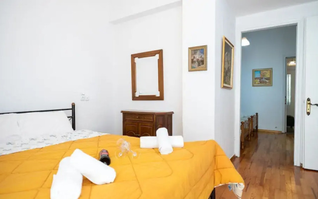 Theoni Central Apartment