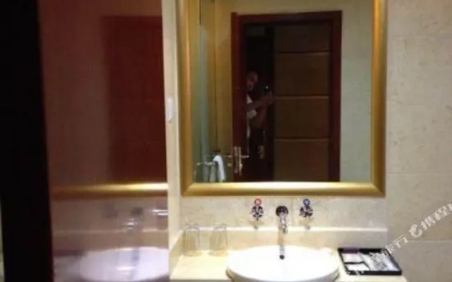 Jincheng Imperial Crown Hotel