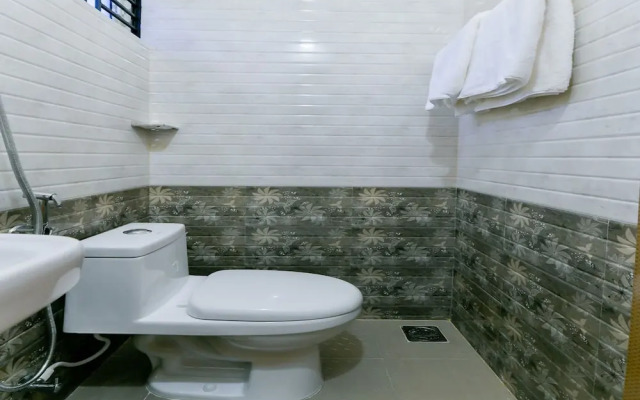 OYO 14879 Home Elegant 1BHK Kochi Airport