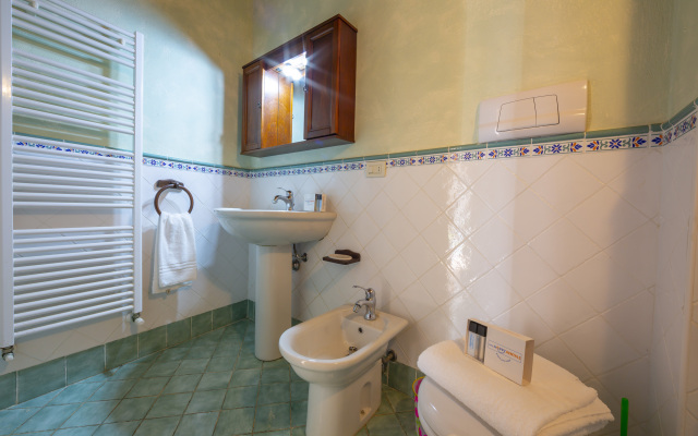 Liano Iris - Terrace & parking place