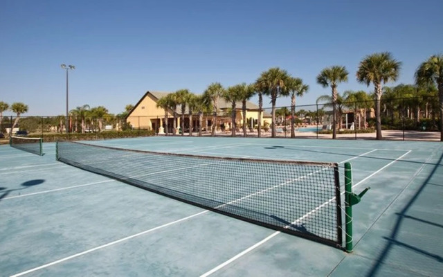 Paradise Palms 8876
