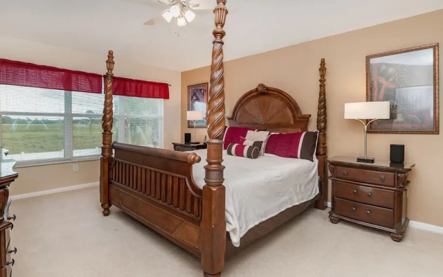 8008 King Palm Circle