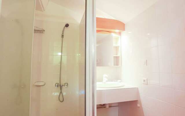 Spacious Holiday Home in Vaison-la-romaine With Garden