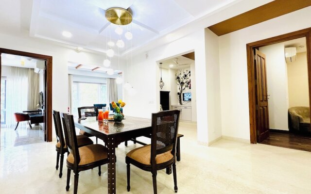 BluO Luxury Stay Medicity Balcony TubGym