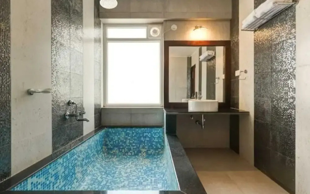 Deep International a Luxury Hotel