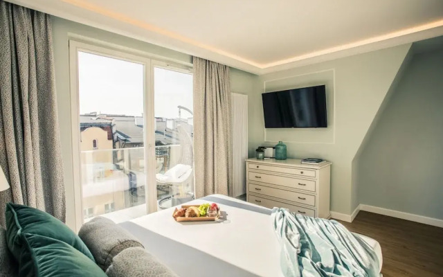 Sky and Sea Apartment by Renters