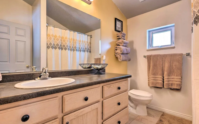 Family-friendly Logan Farmhouse w/ Yard & Near USU